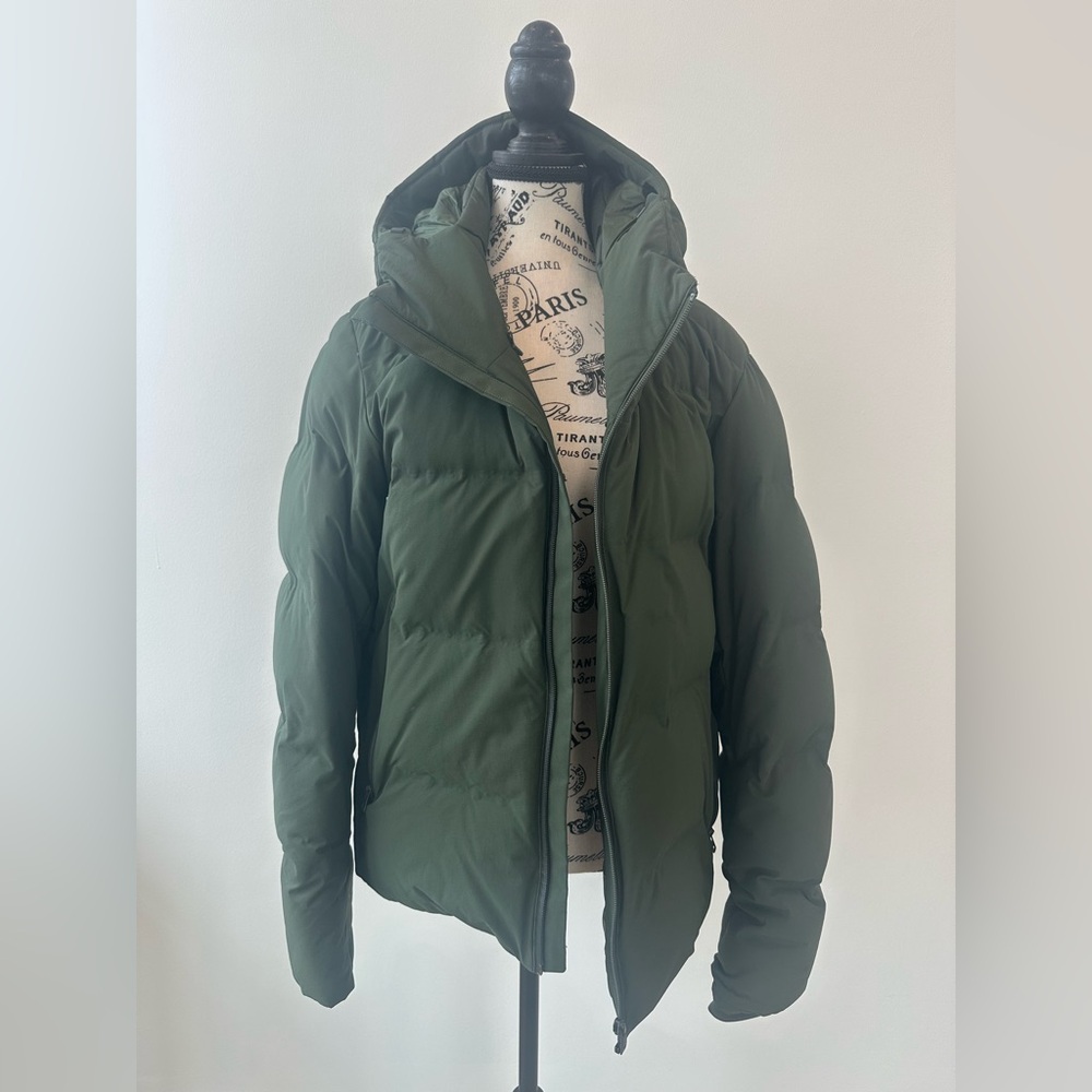 Uniqlo Men's Olive Puffer Jacket